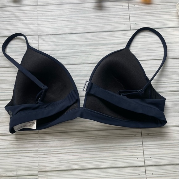 Lululemon Waterside Swim Top *C Cup
True Navy size 6 - Picture 5 of 6